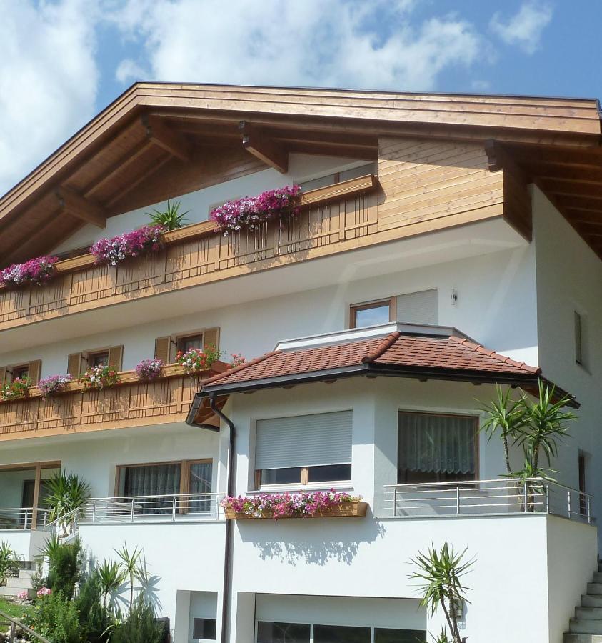 Pramstaller Apartments San Lorenzo di Sebato Luaran gambar